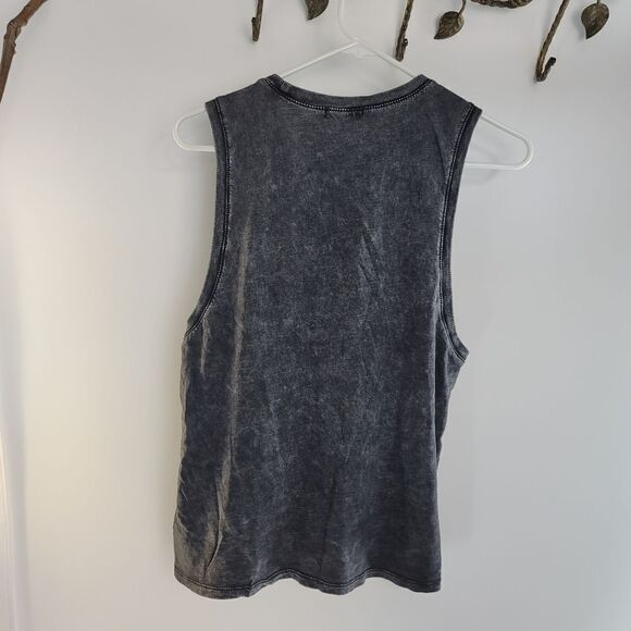 Peloton sleeveless acid washed black tee - Picture 4 of 6
